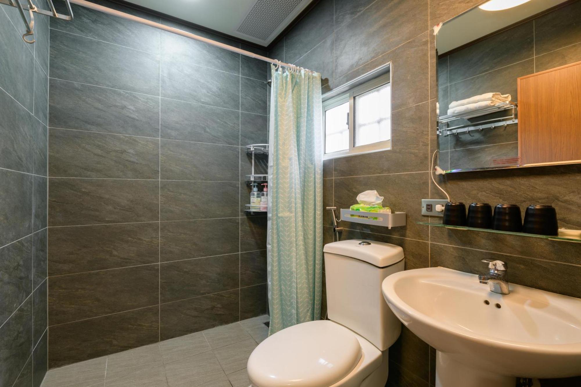 羅東夜市 小宅一生民宿 Night Market Small House Lifetime Hotel Luodong Room photo
